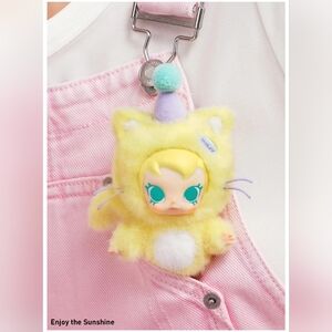🐱 Pop Mart x Baby Molly Pocket Friends Plush Pendant - Enjoy the Sunshine